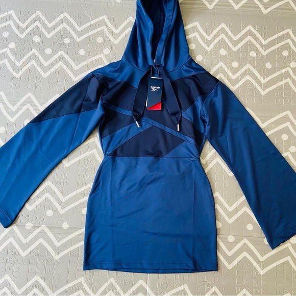 Reebok special edition unreleased tight miniskirt tennis hoodie dress - Picture 2 of 7